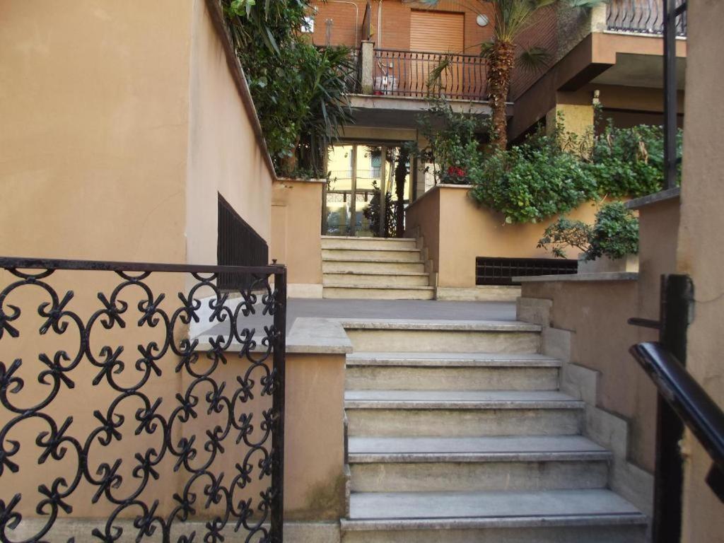 Guest House Domus Gratia Russo Roma Ngoại thất bức ảnh